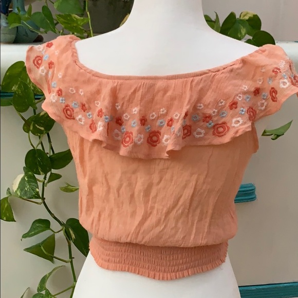 Melon colored crop top, Ruffled flloral embroidered bodice, Boho Style Crop Top - Picture 5 of 8